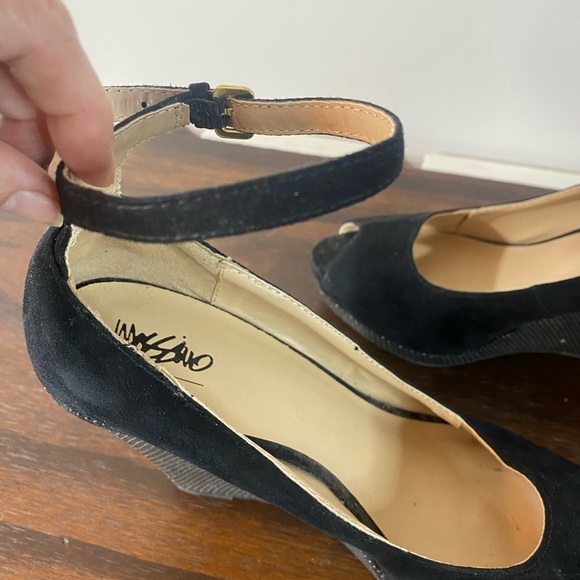 Mossimo Wedge Heels, Black And Gold, Ankle Strap, Size 8 - Picture 4 of 7